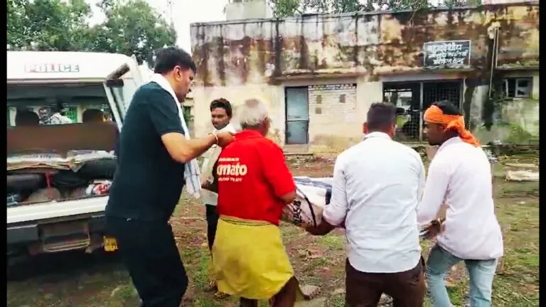 mp crime ashok nagar news crime news 70 year old man 8 year old child 3 times with an axe murder news