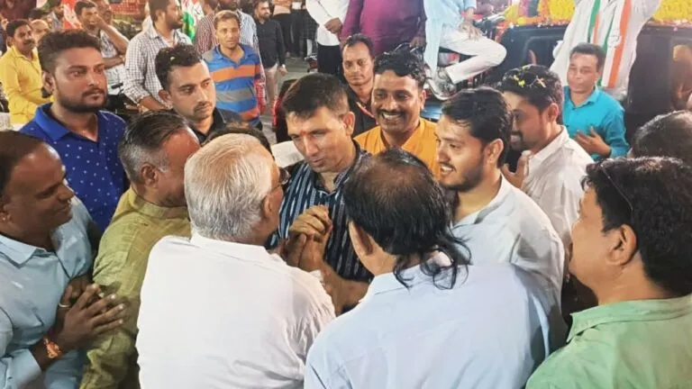 क्या MP में BJP को लगेगा एक और तगड़ा झटका? इस बीजेपी नेता से जीतू की मुलाकात ने बढ़ाई टेंशन MP Politics Madhya Pradesh Madhya Pradesh News BJP BJP news Former Home Minister Himmat Kothari jitu patwari mp politics mp elction 2023 mp news