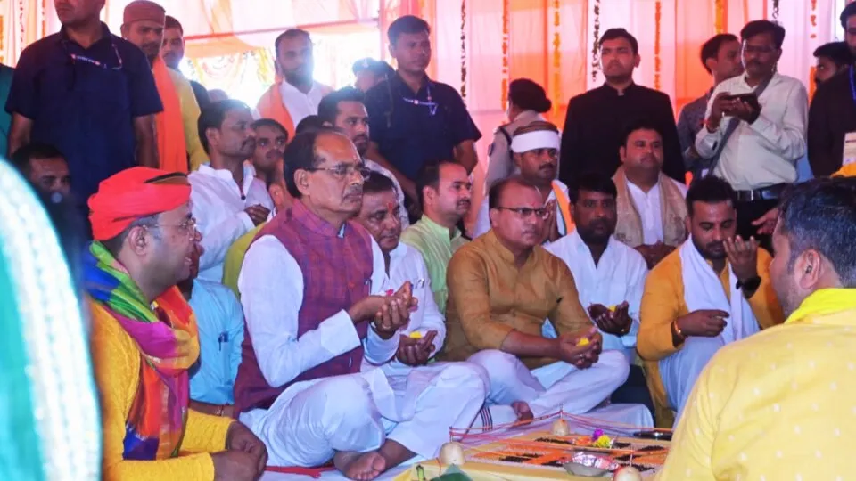 CM Shivraj big announcement for lakhs of 12th pass students of MP govt will give rs 25000 for laptop