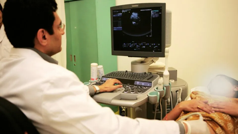 sagar crime Sonography revealed one child two were born parents file case against doctor