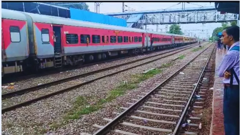 Railway track caved, MP news, train, Vande Bharat, madhya pradesh