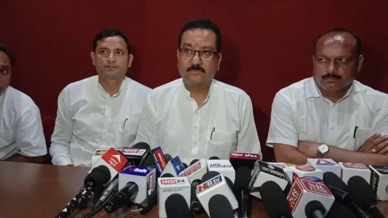 MP Election 2023: इस बड़े नेता ने आज छोड़ दी BJP, छोड़ने की बताई ये हैरान करने वाली वजह MP Election 2023, MP Politics, MP BJP, Rau Assembly, Dinesh Malhar