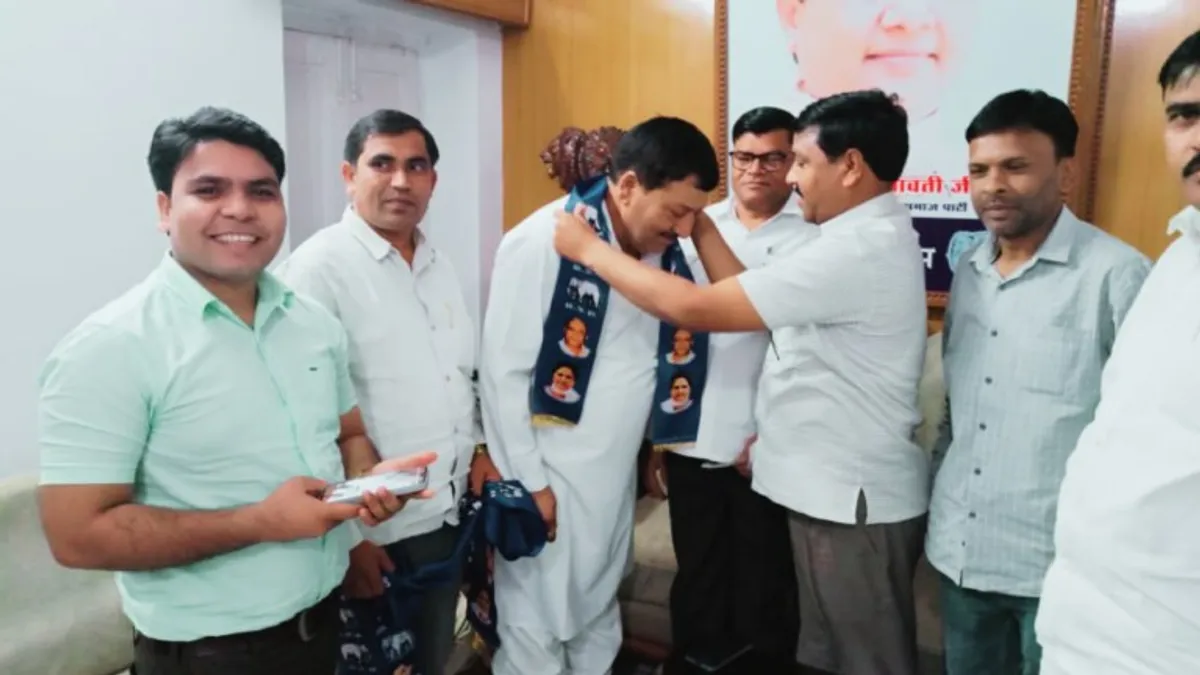 चुनाव से पहले बुंदेलखंड में कांग्रेस को लगा बड़ा झटका, बब्बू राजा ने पार्टी को बोला बॉय, जानें अब कहां चले? Big blow MP Congress mp elections Bundelkhand deelmani Babbu Raja bsp mp