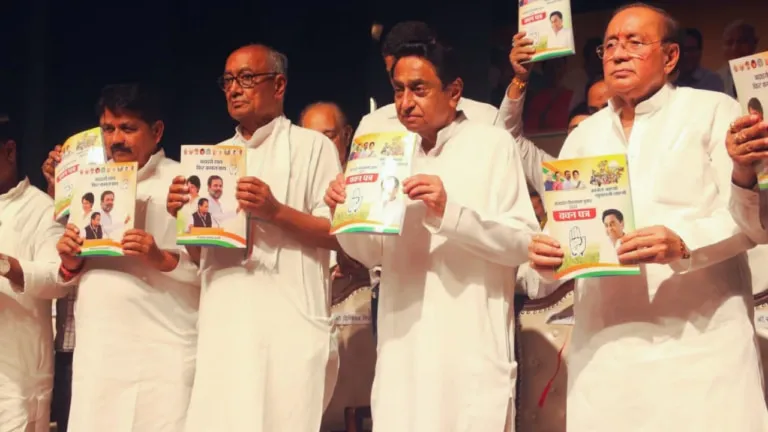 कांग्रेस ने मध्य प्रदेश में चला बड़ा दांव, किसानों से 2 रुपये किलो खरीदेगी गोबर Congress made a big election bet in Madhya Pradesh if government comes it will buy cow dung from farmers at Rs 2 per kg