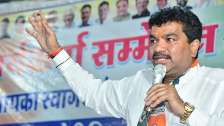 इंदौर-1 से टिकट मिलने के बाद संजय शुक्ला की पहली प्रतिक्रिया, बोले- ‘ये चुनाव गुंडों और बेटे के बीच’ mp election 2023 mp assembly election 2023 mp assembly elections 2023 mp election mp congress congress congress candidate list for mp election sanjay shukla