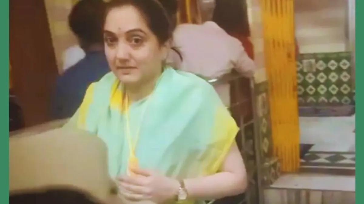 पीतांबरा पीठ के दर्शन करने पहुंची BJP की पूर्व प्रवक्ता नुपुर शर्मा, लंबे समय बाद आईं नजर Nupur Sharma, mp News, madhya Pradesh, MP Politics