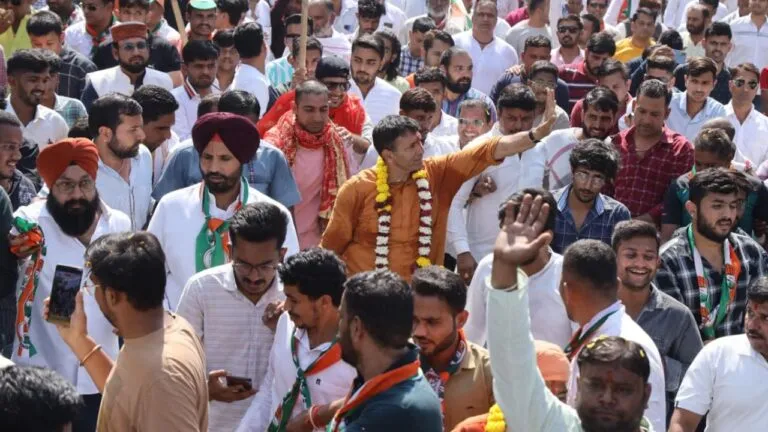 MP Election: नामांकन के बाद सड़कों पर दौड़ क्यों लगाने लगे जीतू पटवारी? VIDEO हुआ वायरल Jitu Patwari, MP News, Madhya Pradesh, MP Election 2023, Madhya Pradesh assembly Election, Jitu Patwari start running on streets