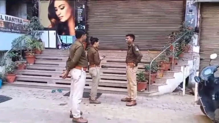 ग्वालियर: आप नेता फिटनेस सेंटर में कर रही थीं दिवाली पूजन, तभी उनके पति पहुंचे और चला दी गोली, मचा हड़कंप NewsTak