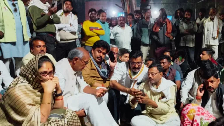 FIR filed 60 supporters Digvijay Singh MLA vikram singh Natiraja chaos in khjuraho police station