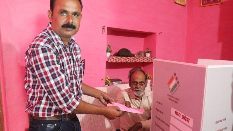 MP Election के लिए मतदान शुरू, सीहोर में 1415 बुजुर्गों-दिव्यांगों ने की वोटिंग MP Election sehore mp election update voting start