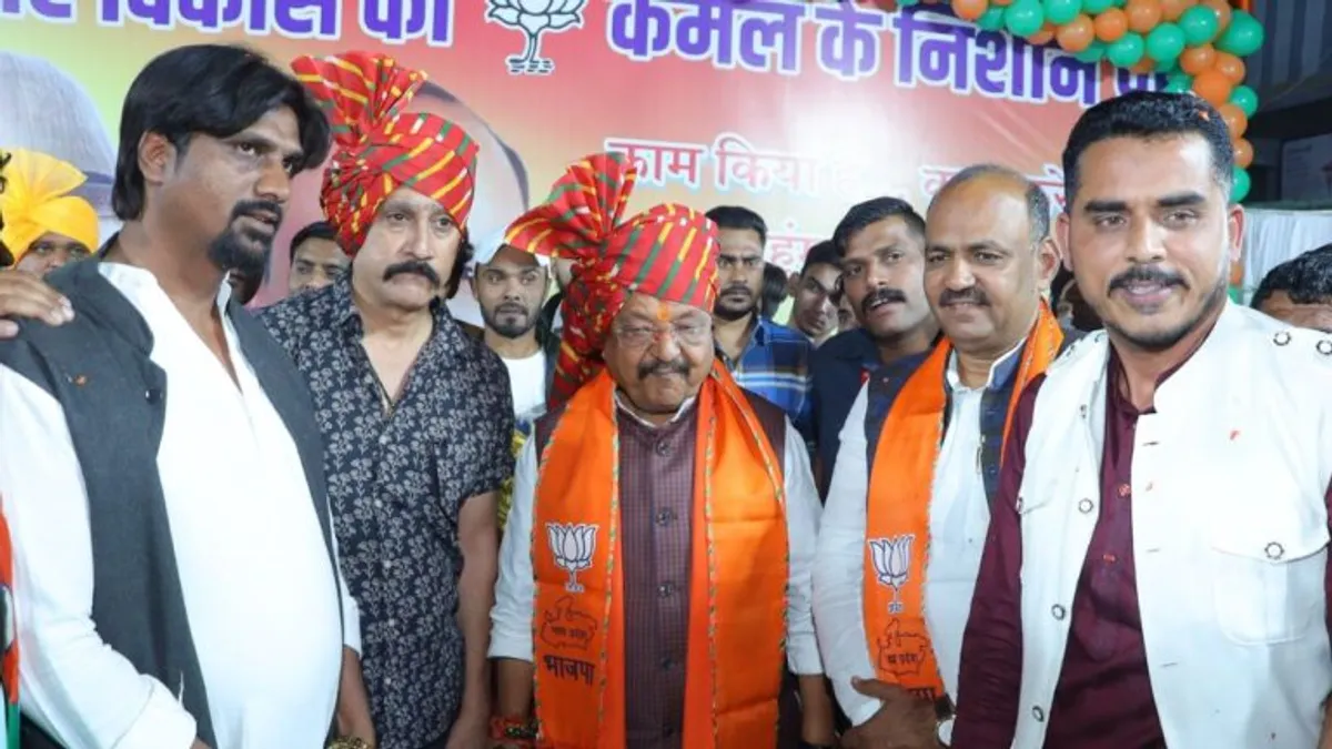 BJP के मंच पर भाषण ‘लड़ने की हिम्मत तो जुटा लोगे, कमीनापन कहां से लाओगे’ कांग्रेस ने कसा तंज mp election 2023 mp politics mp news kailash vijayvargiyr mukesh tiwari indore mp news