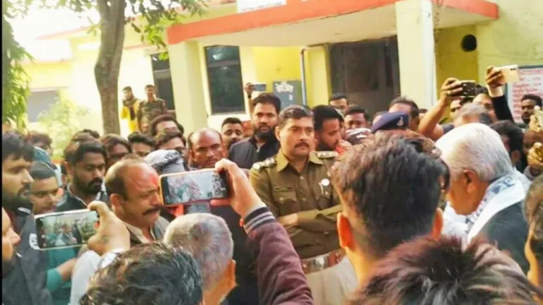 छतरपुर की राजनगर सीट से कांग्रेस प्रत्याशी के समर्थक की मौत, गाड़ी से कुचलकर मारने का आरोप mp elections mp elections 2023 Kamalnath Randeep singh surjewala assembly elections in mp assembly elections in mp 2023 मध्यप्रदेश के विधानसभा मध्यप्रदेश विधानसभा चुनाव