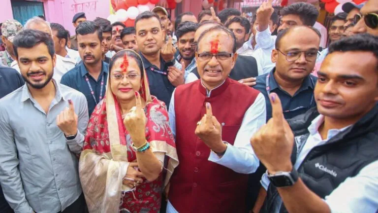 शिवराज सिंह चौहान वोट डालने पहुंचे, वीवीआईपी उम्मीदवारों की साख दांव पर Shivraj Singh Chauhan, MP Election 2023, Madhya Pradesh Assembly Election, VVIP Seat