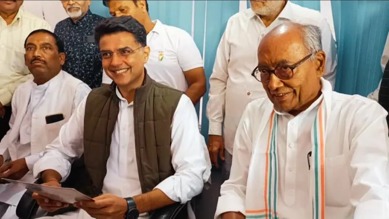 सिंधिया को दोस्त बताने पर दिग्विजय सिंह ने सचिन पायलट को फौरन टोका, कही ये बड़ी बात Sachin Pilot Digvijay singh mp election 2023 mp politics mp breaking news mp politics mp news update mp Elections 2023