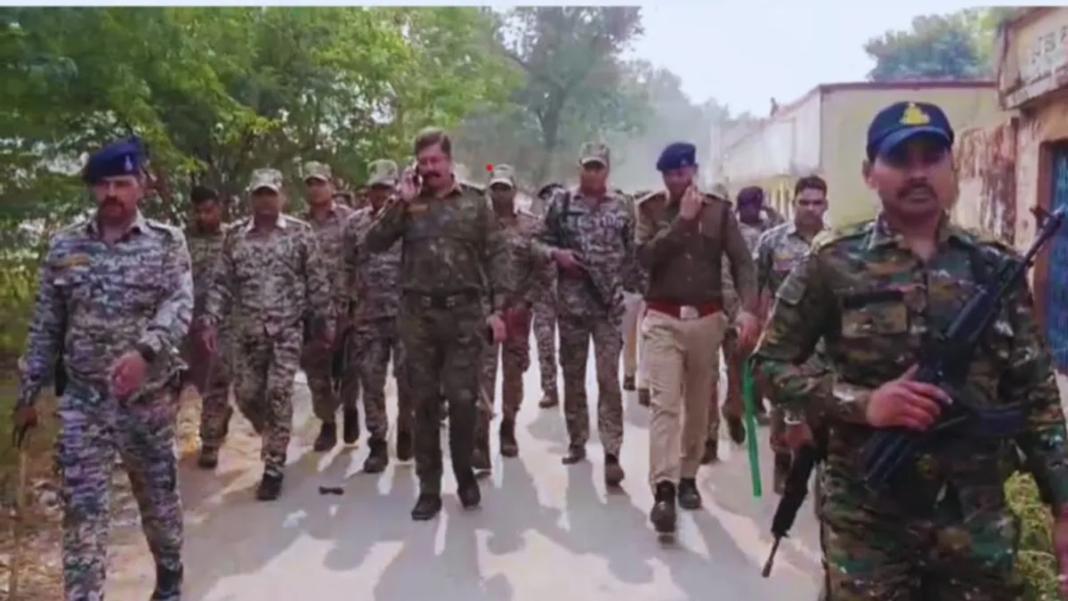MP: मुरैना में जमकर बवाल, BSF ने संभाला मोर्चा; पोलिंग बूथ पर हंगामा कर रहे उपद्रवियों को खदेड़ा ruckus in Morena , MP Election 2023, MP News, Madhya Pradesh, assembly elections in mp