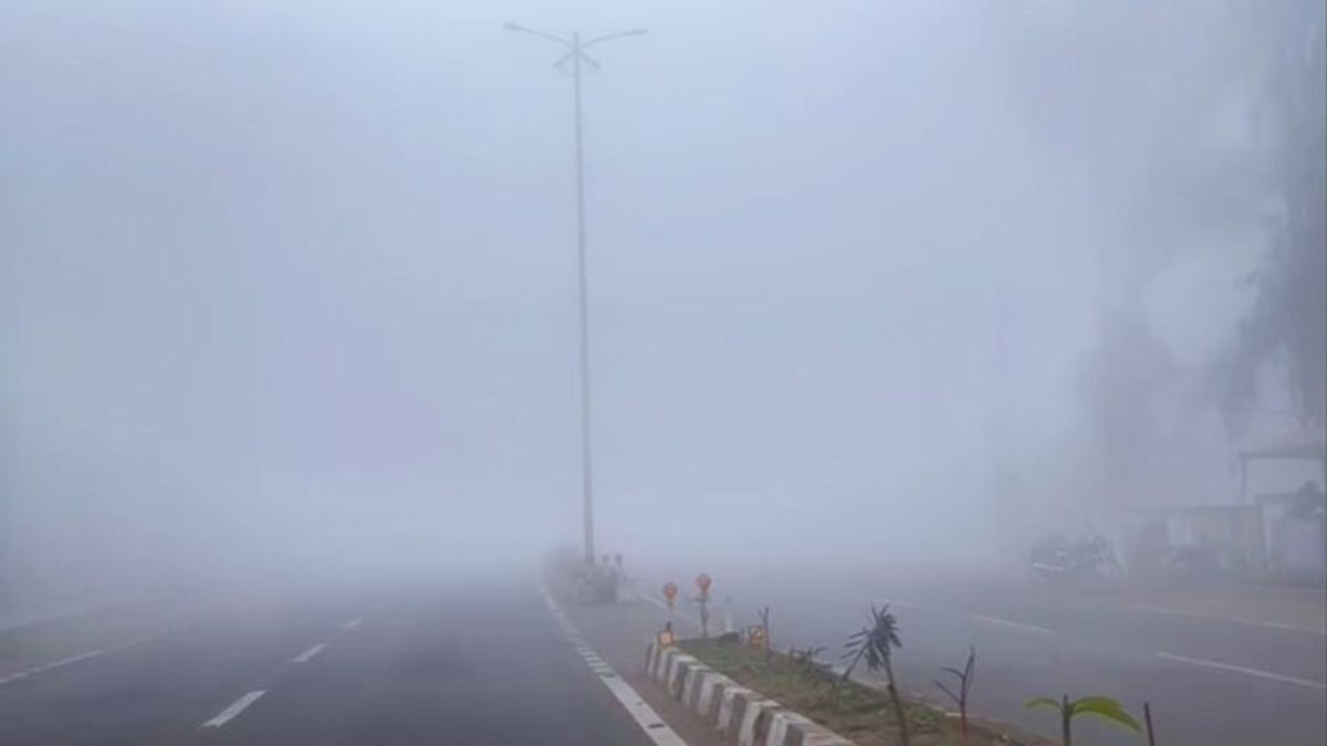 Weather Aleart: MP में ठंड के साथ अब बरसेंगे बादल, अगले 2 दिनों में इन हिस्सों में होगी बारिश MP Weather Update, MP weather, Rain kickstarts, Sagar coldest, Bhopal chills spike, IMD Alert, Madhya Pradesh, MP Night Temperature, Falling Down, एमपी मौसम अपडेट, मध्य प्रदेश मौसम न्यूज,