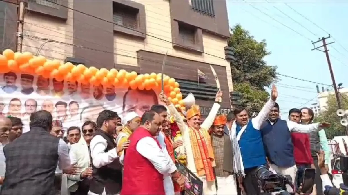 जबलपुर में CM मोहन यादव ने क्यों लहराई तलवार? लगने लगे जय श्रीराम के नारे Jabalpur Cabinet Meeting, CM Mohan Yadav Cabinet Meeting, Jabalpur News, MP Politics, CM Mohan Yadav