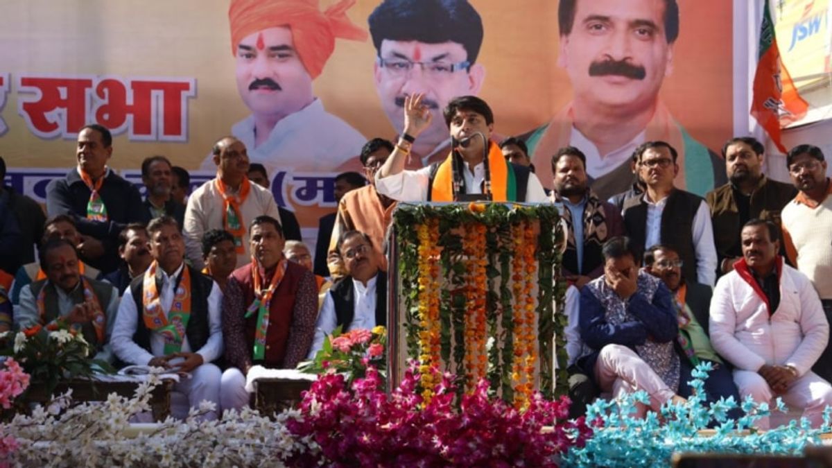 BJP के इस विधायक ने गाना गाकर सिंधिया से मांगा मंत्री पद, फिर ज्योतिरादित्य ने कही ऐसी बात Jyotiraditya Scindia, Pannalal Shakya, Guna MLA, MP BJP, MP Politics, MP News