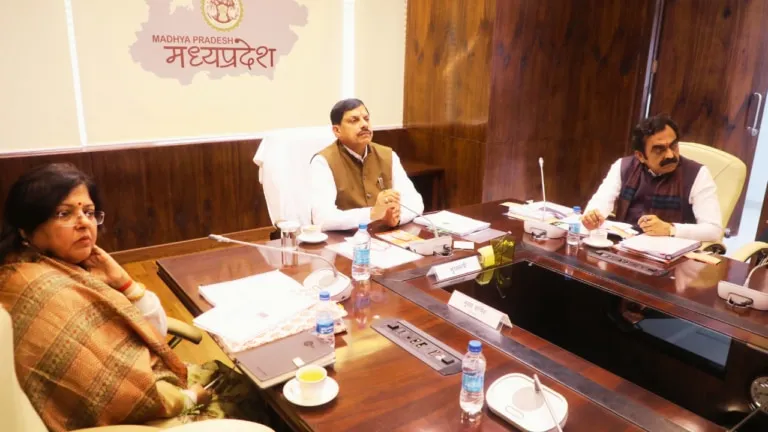 CM Mohan Yadav, cm mohan yadav in action, Ram Van Gaman Path, first meeting in chitrakoot, mp news, Mohan Yadav Big Plan, MP Govt, CM meeting, mp news, madhya pradesh news, cm mohan yadav, राम वन गमन पथ, एमपी न्यूज,
