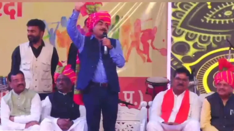 हरदा की जनता को क्यों धमकाने लगे CM मोहन यादव के ये मंत्री, इस पूर्व मंत्री के सामने दंडवत भी हुए Harda News, MP News, Former Minister Kamal Patel, Minister of State Narendra Shivaji Patel, MP Politics, MP BJP