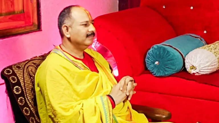 चर्चित कथावाचक प्रदीप मिश्रा को मिली जान से मारने की धमकी, पत्र में कहा- कर देंगे बदनाम pandit pradeep mishra, sehore news, death treat to pradeep mishra, mp news, amit shah, navneet kaur rana, प्रदीप मिश्रा, जान से मारने की धमकी, एमपी न्यूज
