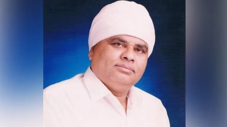 नरोत्तम मिश्रा के बारे में ये बात बोलकर कांग्रेस प्रत्याशी फूल सिंह बरैया ने फैला दी सनसनी, किया जीत का दावा Madhya Pradesh Congress leader Phool Singh Baraiya had pledged to blacken his face is BJP won more than 50 seats in the assembly polls. (Photo: Facebook)