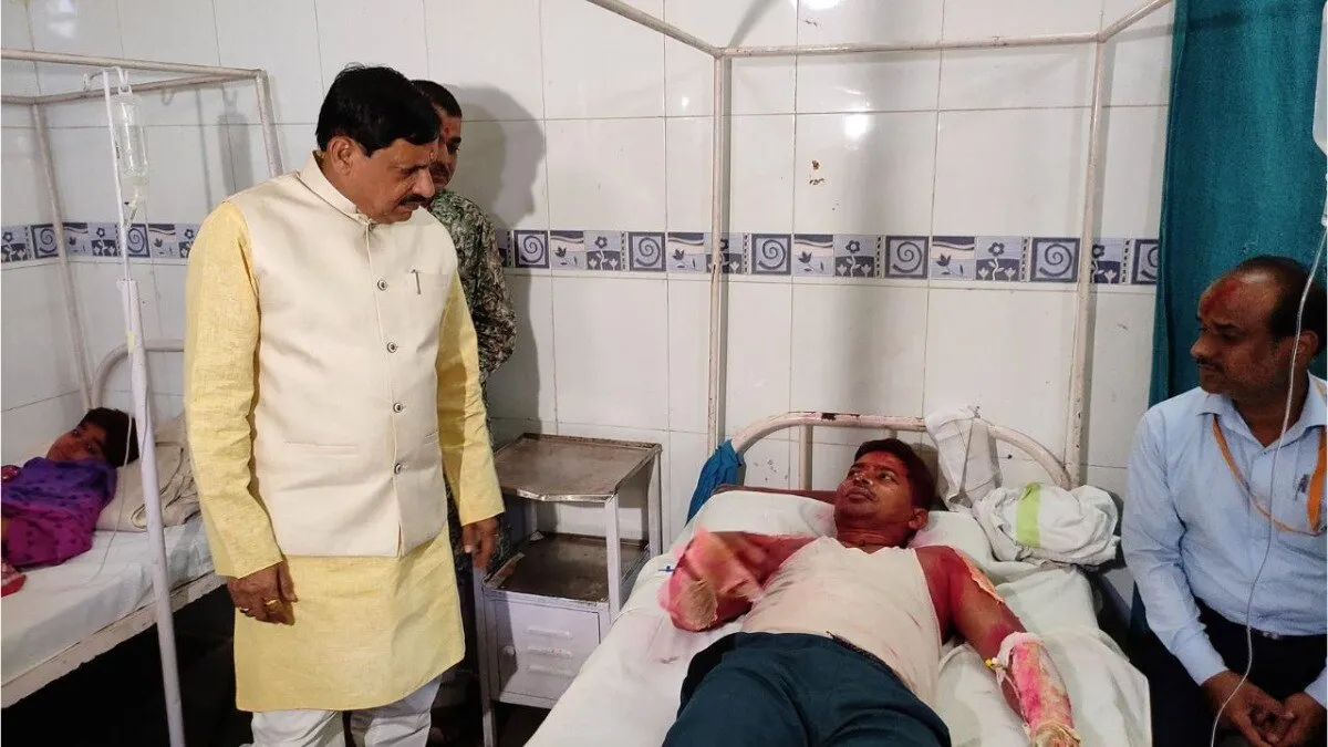 राष्ट्रपति द्रौपदी मुर्मू और पीएम मोदी ने महाकाल मंदिर में हुई घटना पर जताया दुख, CM मोहन ने किया मुआवजे का ऐलान ujjain fire accident