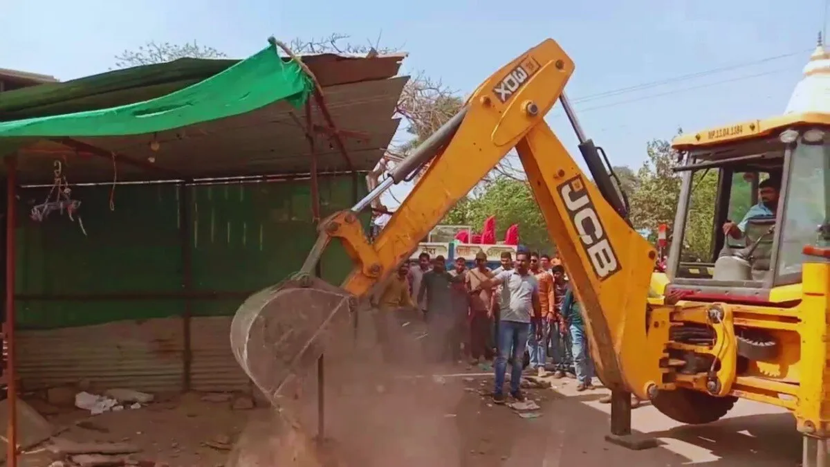bulldozer action In Ujjain