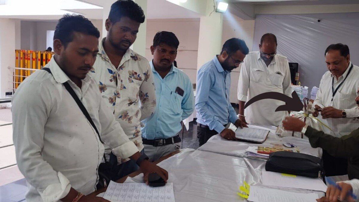 Lok Sabha Election: जब नामांकन के लिए 9200 के सिक्के लेकर पहुंचा प्रत्याशी तो देखकर सब रह गए हैरान, जानें सिक्के लेकर नामांकन भरने पहुंचा प्रत्याशी