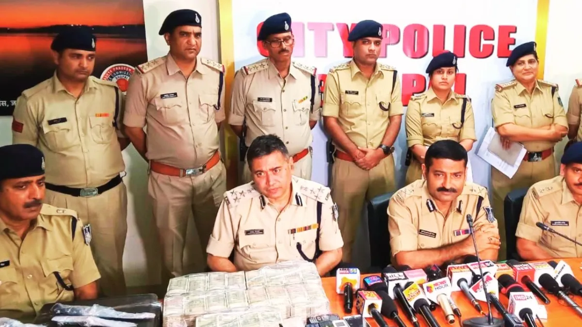 भोपाल पुलिस ने लाखों की चोरी का खुलासा किया है.