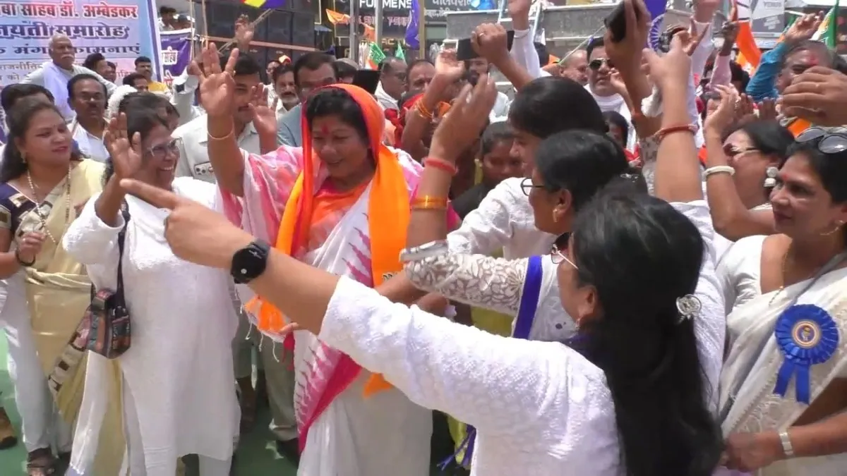 सीएम मोहन यादव की इस मंत्री का डांस वीडियो हो गया वायरल, देखने वाला हर कोई करने लगा जमकर तारीफ CM Mohan Yadav, Samputiya Uike, Cabinet Minister