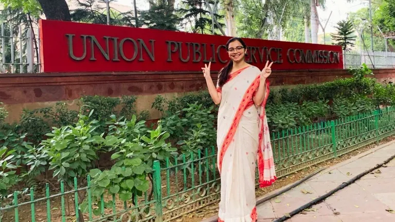 IAS की बेटी छाया सिंह आखिरी प्रयास में बनीं IAS, खबर सुन भावुक हुए पिता ने कहा- कभी हार नहीं मानी chhaya singh