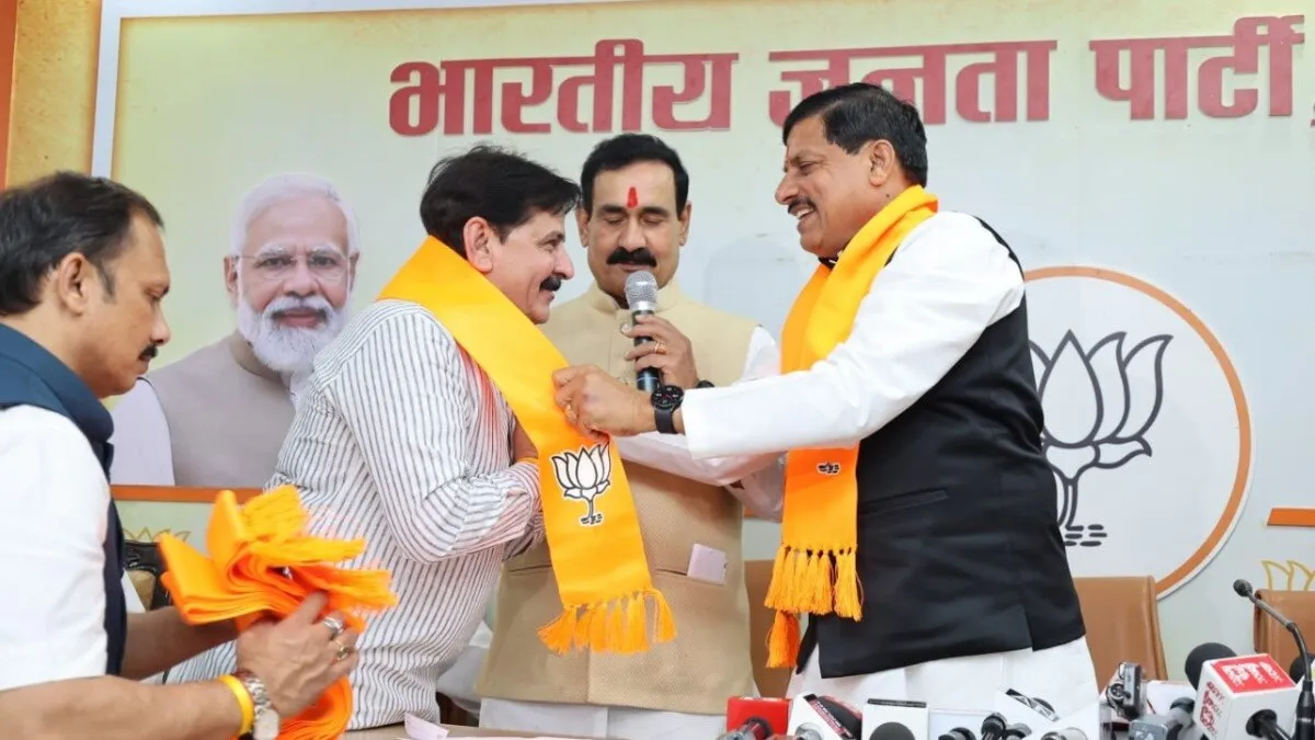 चुनाव के दौरान कांग्रेस को लगे बड़े झटके, इस पूर्व विधायक को बीजेपी में शामिल कराया, एक ओर विधायक के जाने की तैयारी Lok Sabha Elections 2024, MP Congress