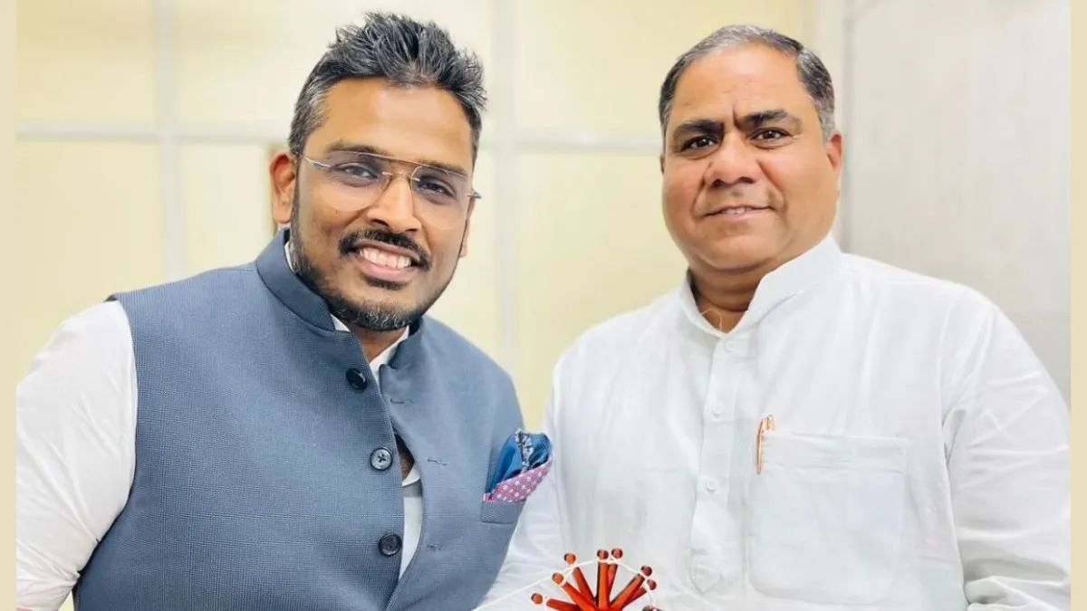 'मुझे बनाया जाए कांग्रेस प्रत्याशी...', अक्षय बम के मैदान छोड़ने पर सामने आए इस कैंडिडेट ने खोल दिया मोर्चा सब्सीट्यूट कैंडिडेट मोती सिंह पटेल ने खोल दिया मोर्चा