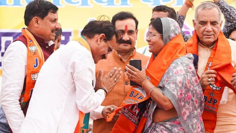 मुरैना महापौर शारदा सोलंकी ने इस डर से ज्वाइन की BJP, भाजपा के नेता ने खुद किया खुलासा Morena Mayor Sharda Solanki