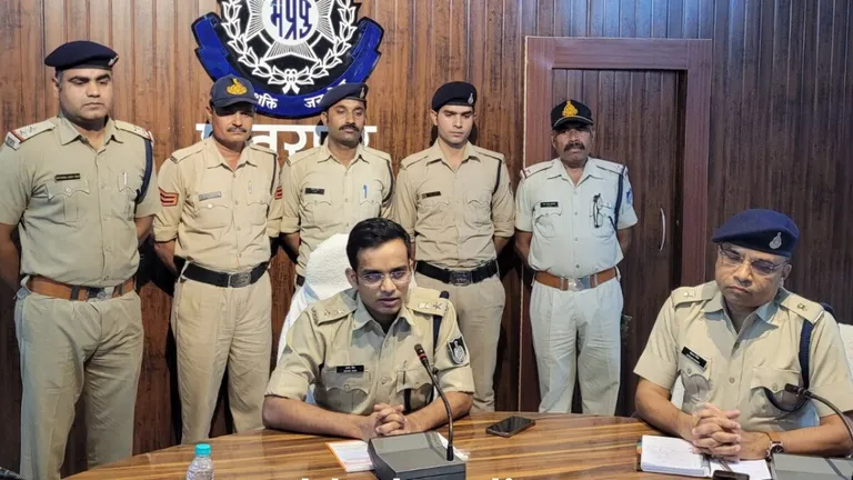 पति-पत्नी और वो... के विवाद में वाइफ ने पति को लगा दिया ठिकाने, फिर ऐसे खुला वो खौफनाक राज छतरपुर में पुलिस ने एक सनसनीखेज मामले का खुलासा किया है.