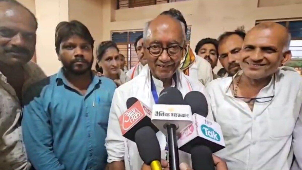 गुना में हुआ इतने करोड़ का घोटाला कि उड़ गए कॉलेज प्रशासन के होश! दिग्विजय सिंह ने खड़े किए सवाल Digvijay Singh