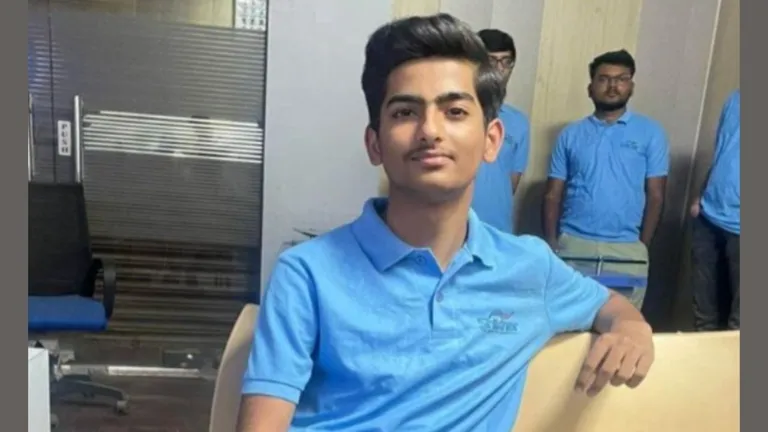 JEE Advanced 2024: ग्वालियर के स्पर्श गुप्ता 33वीं रैंक लाकर बने स्टेट टॉपर, सोशल मीडिया से दूरी बनाकर पाई बड़ी सफलता NewsTak