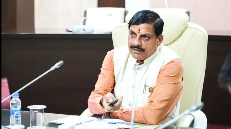 Ladli Behna Yojna: लाड़ली बहना योजना को लेकर सीएम मोहन ने दे दिया बड़ा संकेत! कैबिनेट बैठक के बाद बड़ा बयान NewsTak