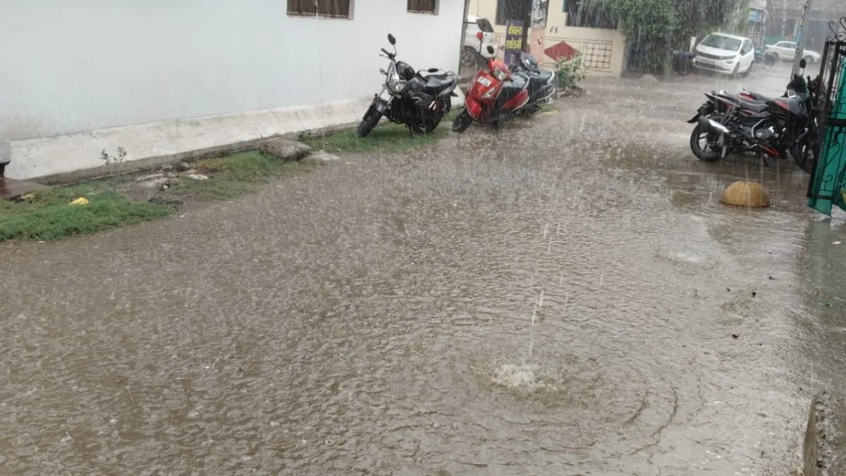 MP Weather: मध्यप्रदेश में मानसून दस्तक देने को तैयार, शनिवार से ही दिखने लगा असर, जानें, बारिश का हाल Rain in Madhya Pradesh