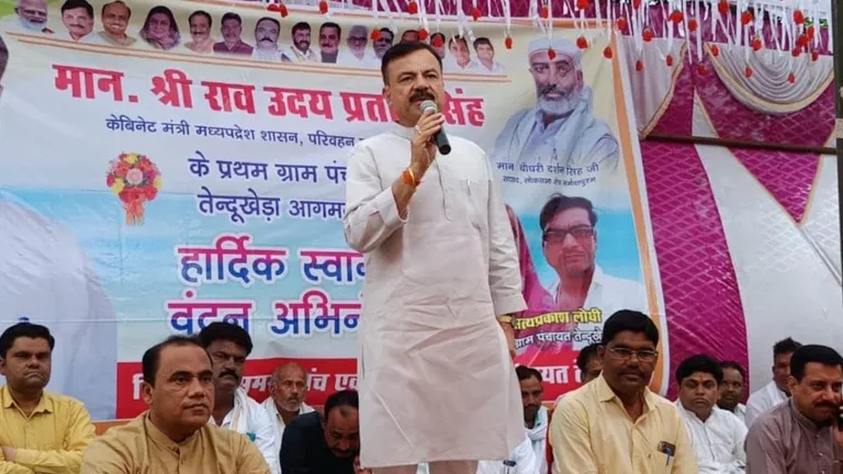 MP News: स्कूल भवन निर्माण को लेकर बदलेगा कानून? मंत्री उदय प्रताप सिंह ने मंच किया बड़ा ऐलान NewsTak