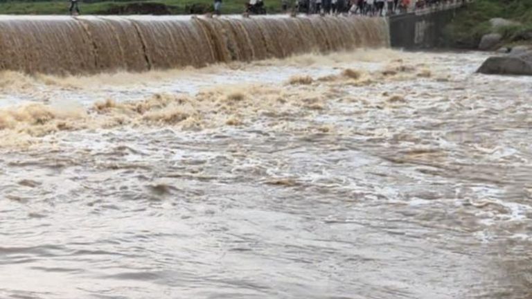 MP Weather Update: MP में बारिश बन रही जानलेवा, सिवनी में अचानक आई बाढ़ तो घरों से भागे लोग MP Weather News