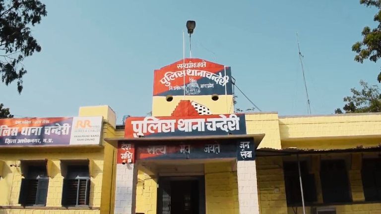 क्रूर पिता ने अपने ही बच्चों के साथ कि ऐसी बेरहमी कि सुनकर कांप जाएगी रूह, इतनी सी है वजह! अशोकनगर के चंदेरी में दिल दहलाने वाला मामला सामने आया है.