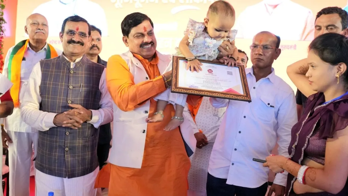अमरवाड़ा से चुनाव जीते कमलेश शाह को बड़ा झटका, मोहन कैबिनेट में नहीं मिलेगी जगह! CM का बड़ा संकेत अमरवाड़ा में जीत के बाद आभार जताने सीएम मोहन यादव पहुंचे.