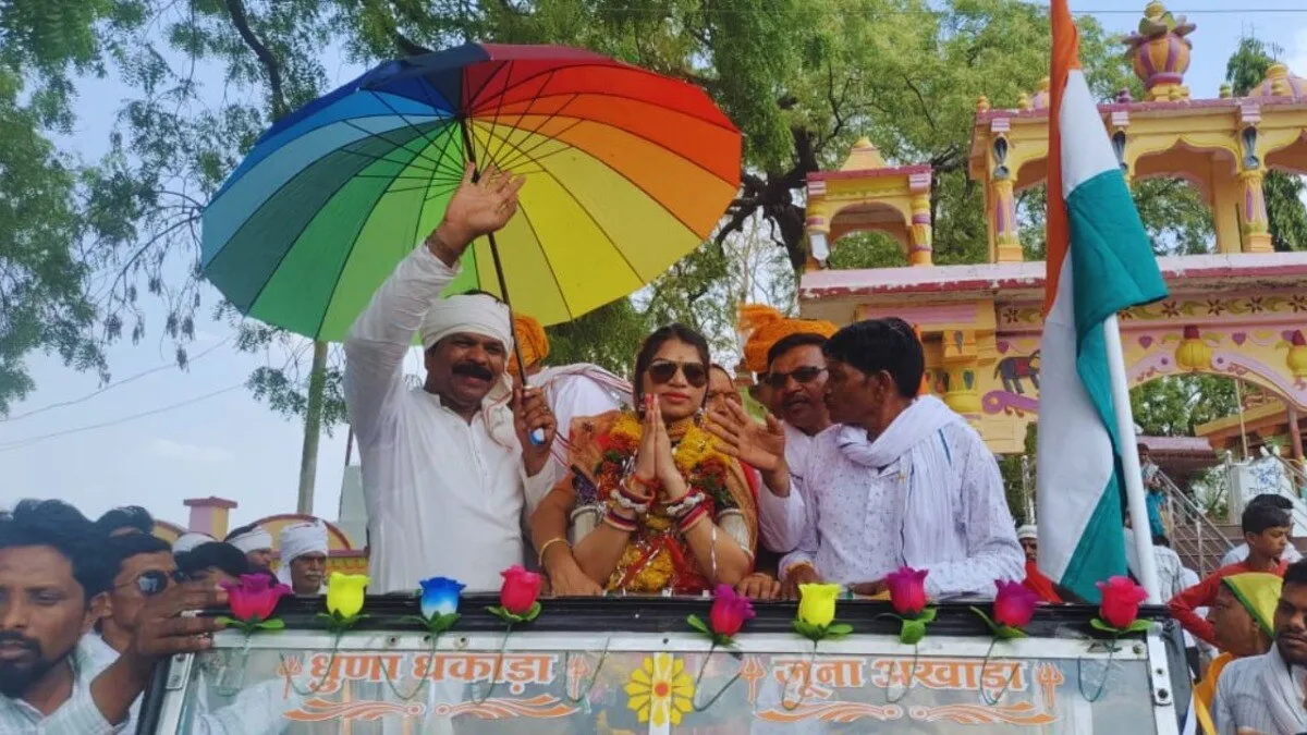 मनीषा धार्वे का सरकारी स्कूल से IAS बनने तक का सफर, मोटिवेट कर देगी MP की पहली आदिवासी अफसर की स्टोरी NewsTak