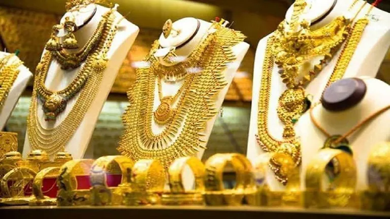 Gold Price Today: बजट के बाद गिरा सोना एक बार फिर 'चमका' कीमतों में आया उछाल, आज क्या है भाव? NewsTak