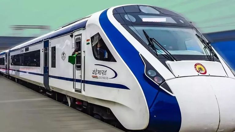 Vande Bharat Sleeper Train: पहली वंदे भारत स्लीपर ट्रेन भोपाल-मुंबई के बीच दौड़ेगी, MP को बड़ी सौगात NewsTak