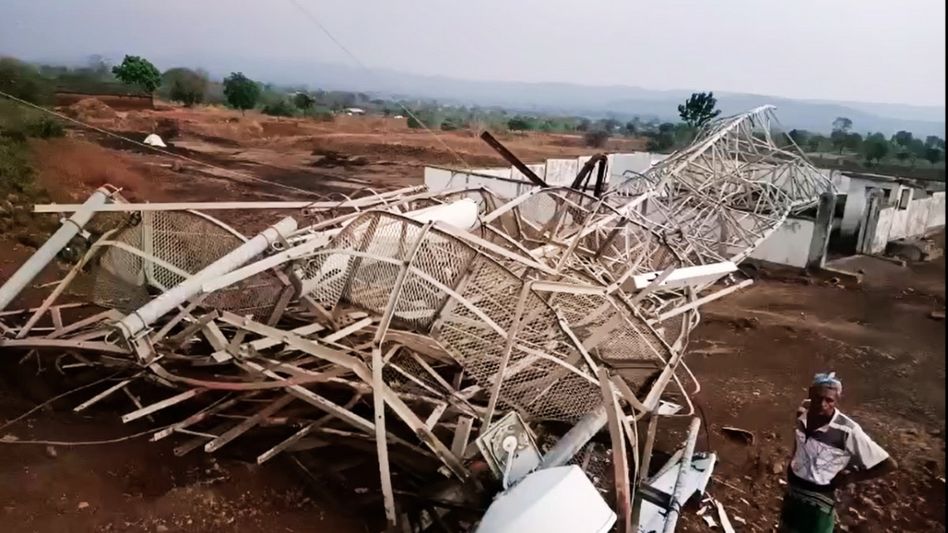 MP Weather: मौसम का कहर, बड़वानी में अंधड़ से गिरा टॉवर, खरगोन में तेज बारिश से ब्लैक आउट Video Thumbnail