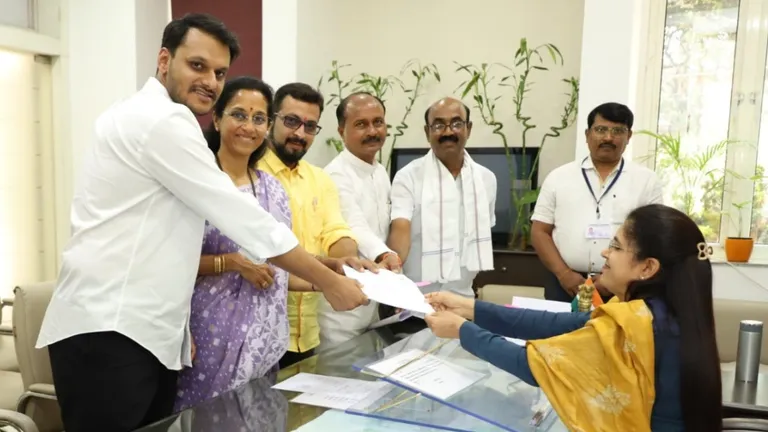 Lok Sabha Election News Live: सुप्रिया सुले ने बारामती से दाखिल किया नामांकन, अजित पवार की पत्नी सुनेत्रा पवार से होगा मुकाबला NewsTak