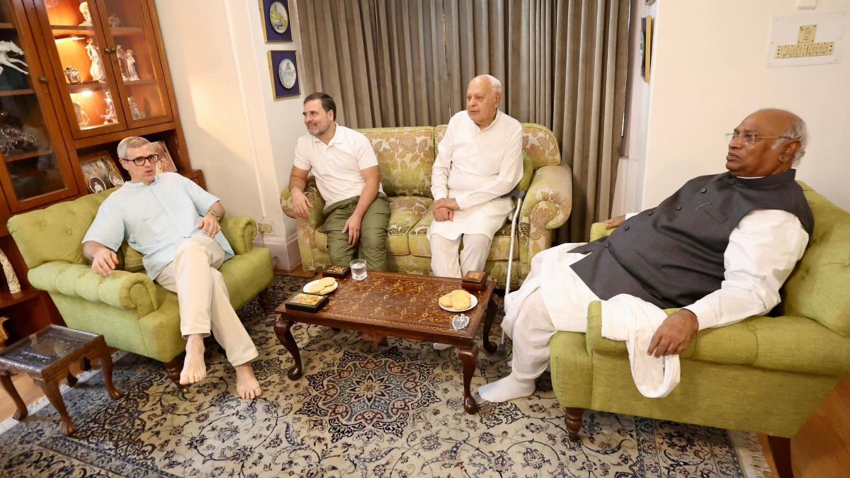 Rahul Gandhi with Abdullah family